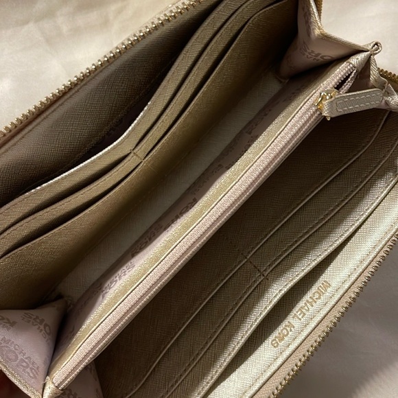 Michael Kors Zip Wallet - Picture 5 of 12
